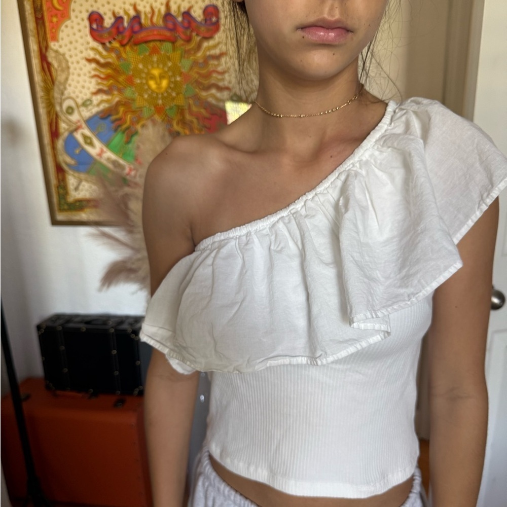 Preowned, Zara White Ruffled Off Shoulder Top, Size Girls 11/12